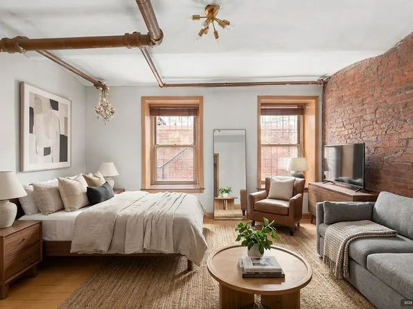 71 Barrow St APT 19, New York, NY 10014