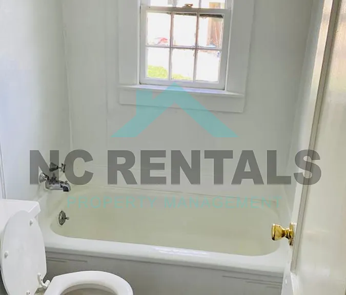 1415 Underwood Ave #1 — Photo 8