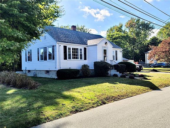 3rd image of 27 Austin Ave
