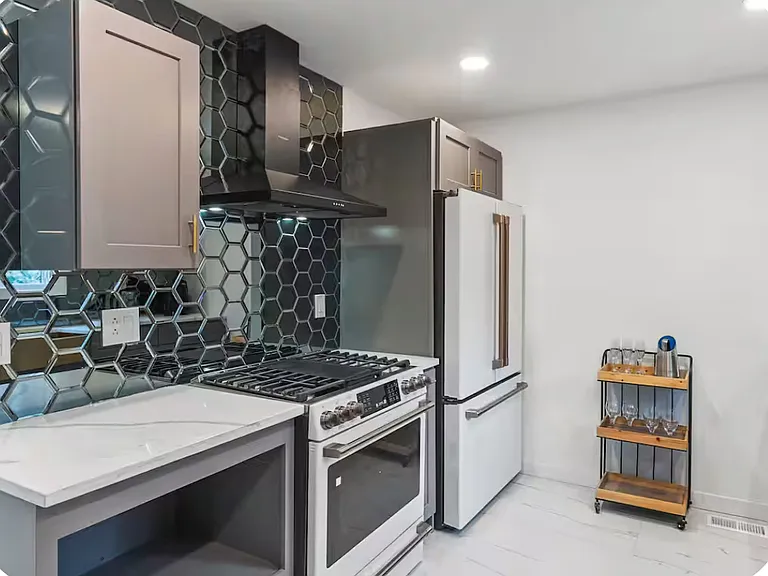 1195 Shalimar Dr NE — Photo 6