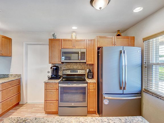 4th image of 6543 Overland Dr