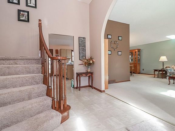 3rd image of 26936 Tall Oaks Trl