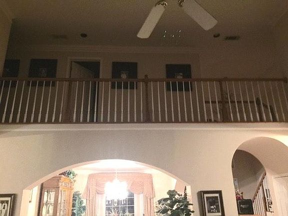 Nice Breezway overlooking Family Room