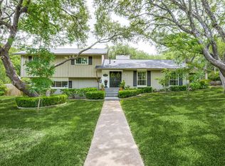 300 Sagecrest Dr, Hollywood Park, TX 78232
