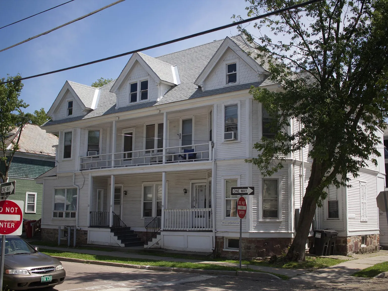 3 bed, $3,300 — Photo 1