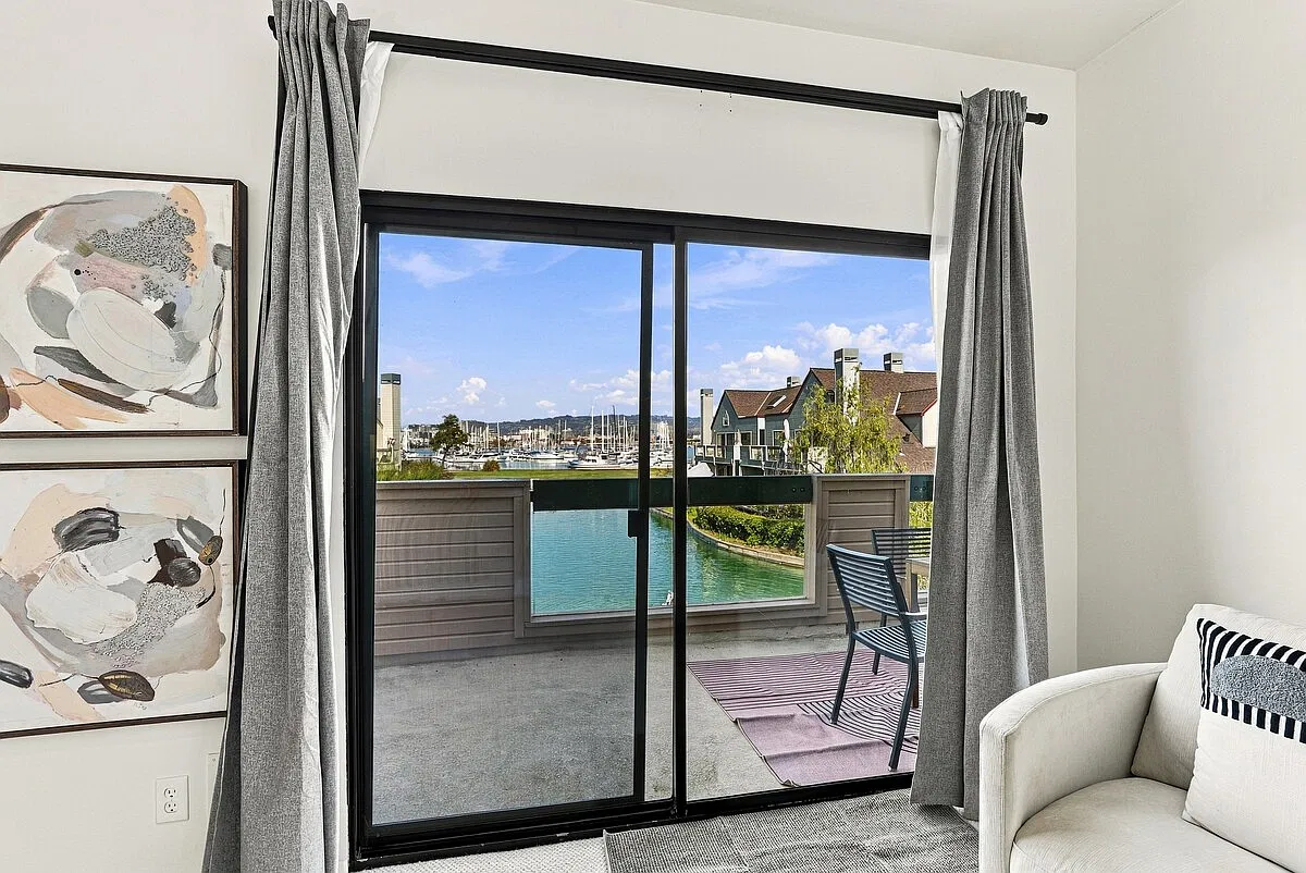2 bed, 1253 sqft, $6,750 — Photo 3