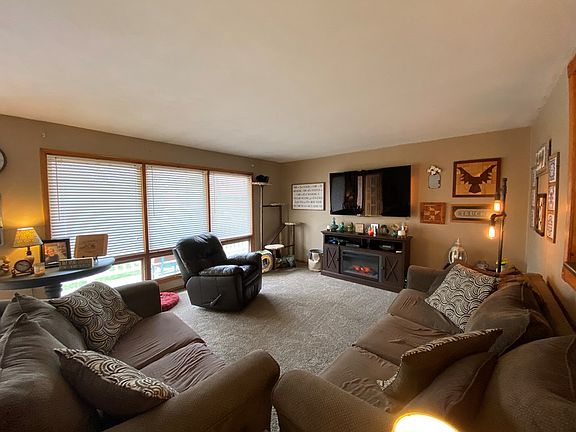 5th image of 6 Mohawk Ln