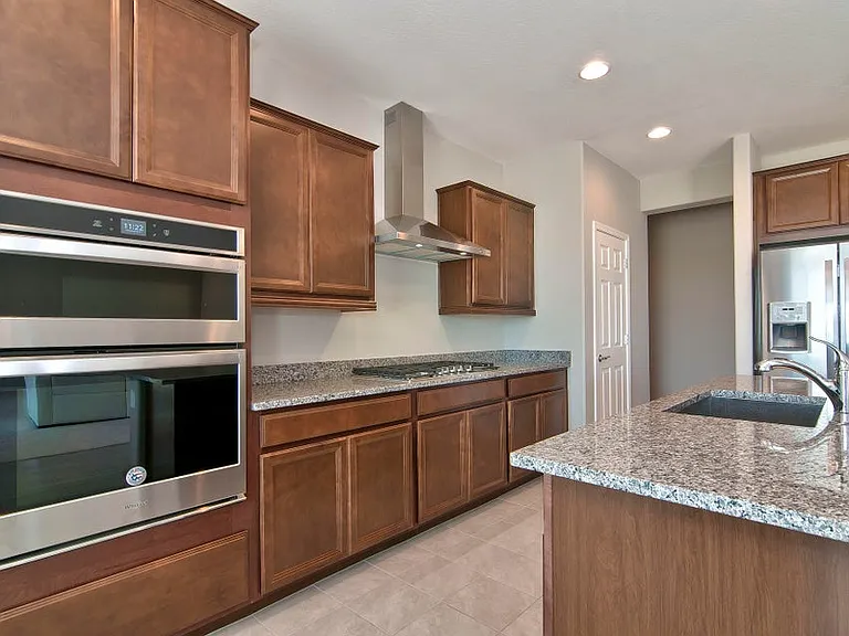 6303 S 24th Pl — Photo 15