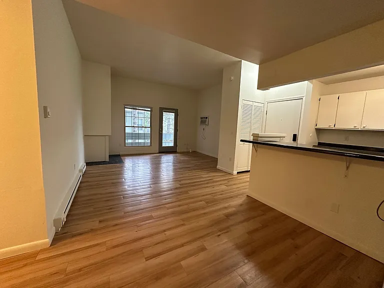 University Park Apartments near Cornell University — Photo 296