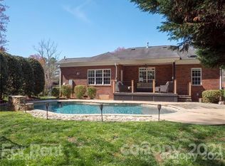 5725 Brookhaven Rd, Charlotte, NC 28210