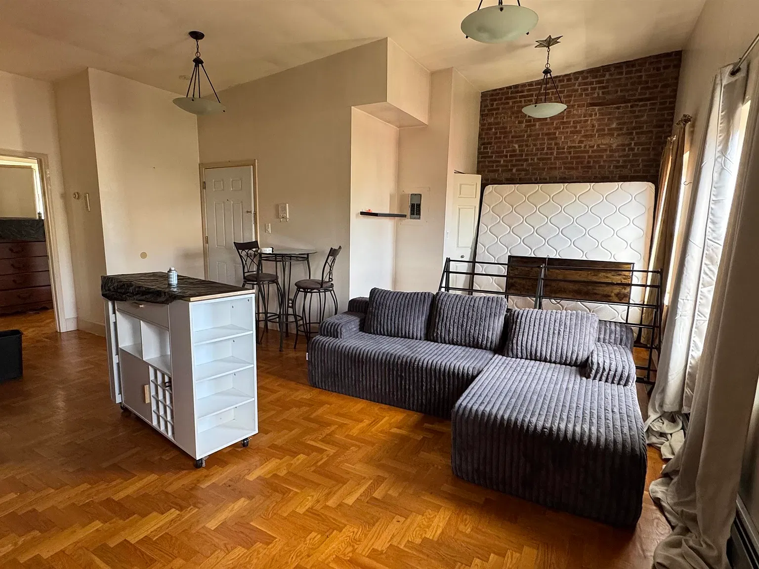 1 bed, 1.0 bath, $2,395 — Photo 2