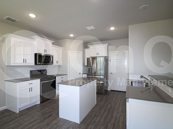 5th image of 1412 Black Canyon Ave