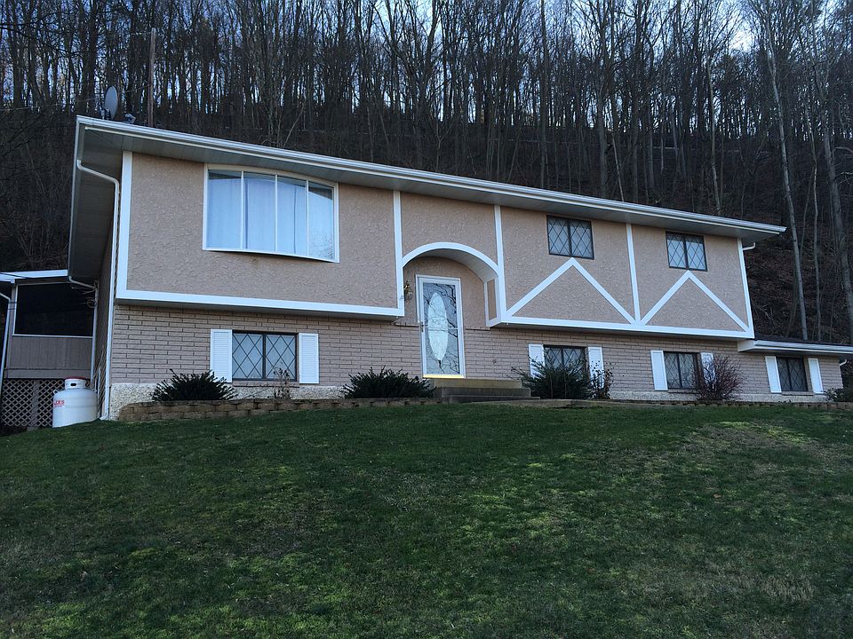 Front w/ screened porch 
