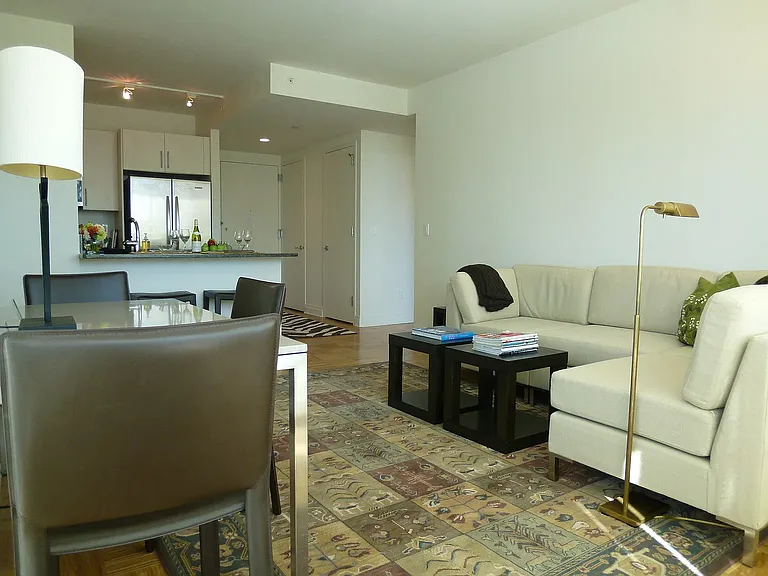 1510 Lexington Ave #10G — Photo 3