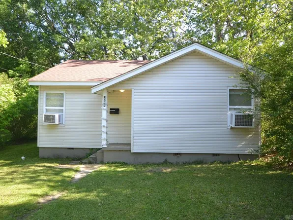 714 E McNeil St, Magnolia, AR 71753