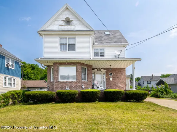 410 Keystone Ave, Peckville, PA 18452