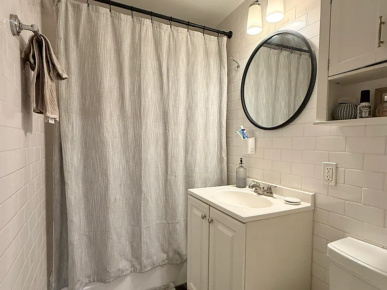 212 E 70th St #1C — Photo 13