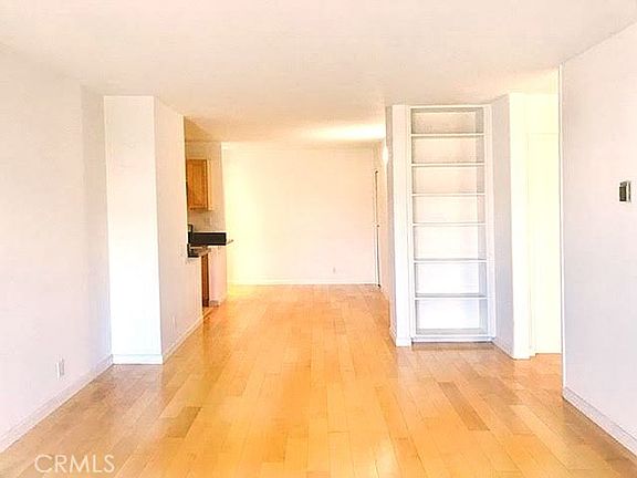 5th image of 1033 3rd St APT 209