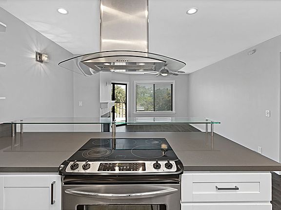 4th image of 1650 8th Ave Unit 307