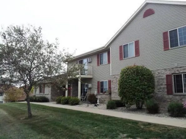 68 S Mountin Dr, Mayville, WI 53050