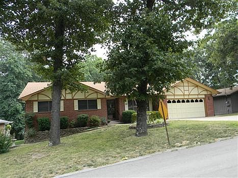 4th image of 37 Basildon Dr