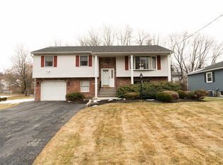 19 Willoughby Dr, Albany, NY 12205