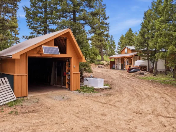 35465 Lessnau Ln, Clinton, MT 59825