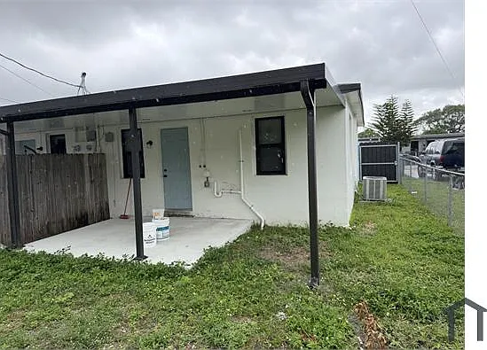 1825 NW 74th Ter #1825 — Photo 7