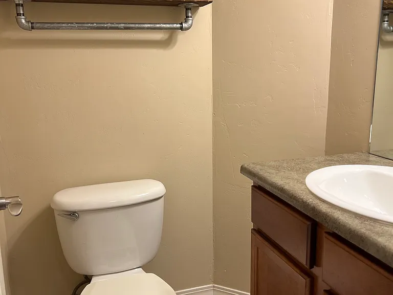 1140 Carbon Jct #34 — Photo 14