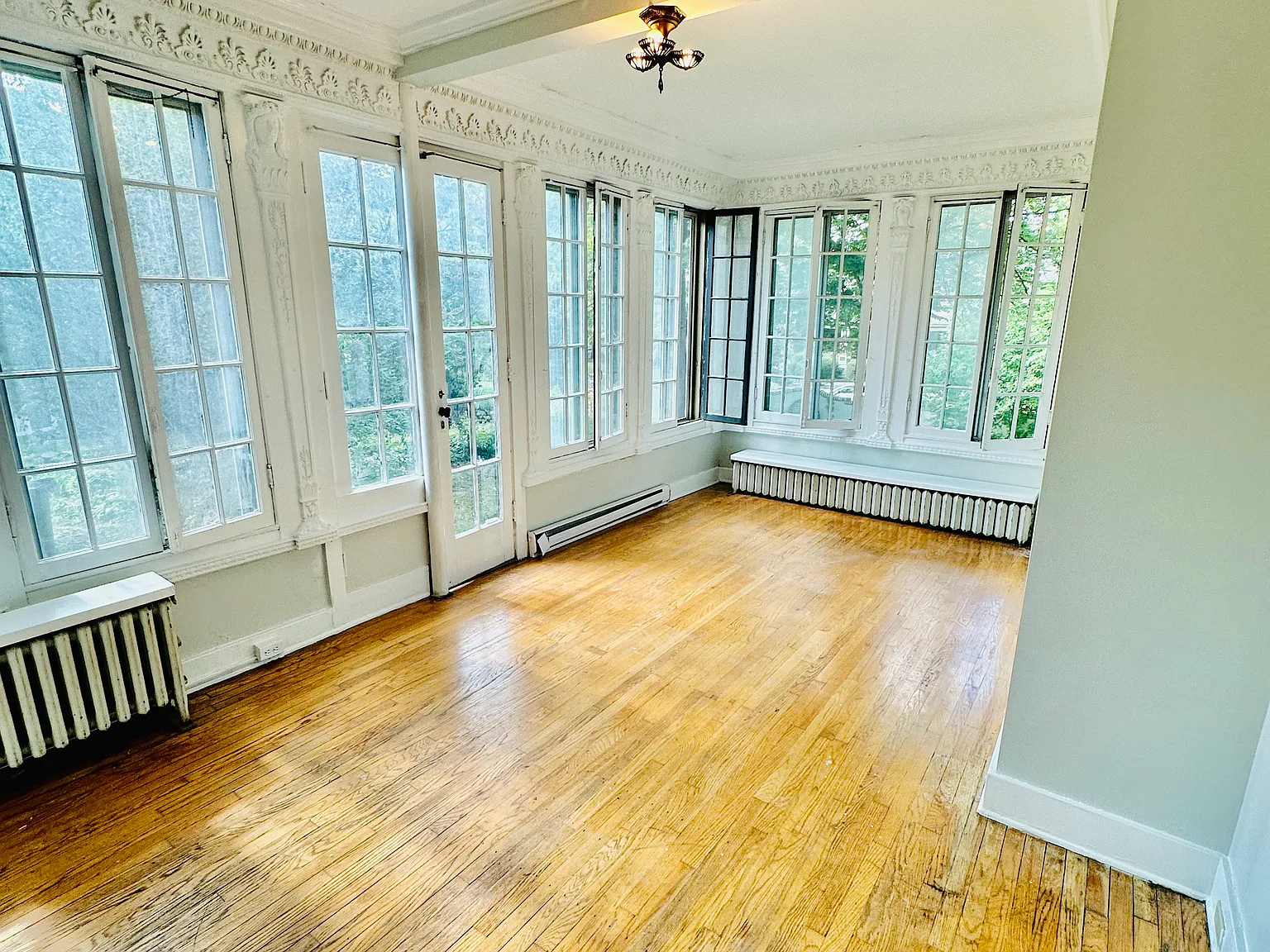 Studio, 650 sqft, $1,175 — Photo 3
