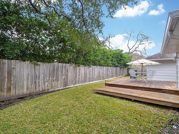 3rd image of 3903 Pecan Valley Dr