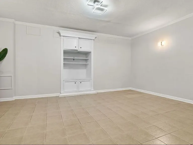 2787 Parliament Ct — Photo 9