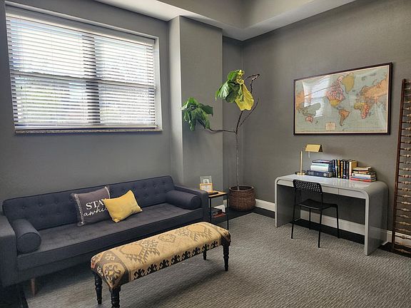 5th image of 4497 Pershing Ave APT 409