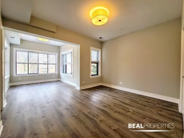1002 Crain St APT 1, Evanston, IL 60202