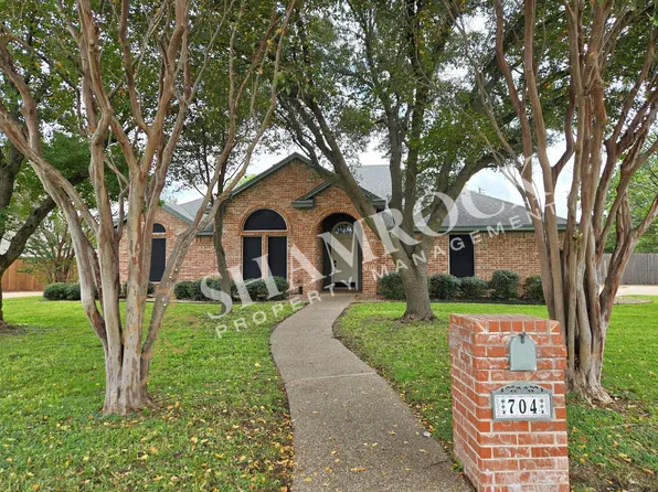 704 Durango Cir, Hewitt, TX 76643