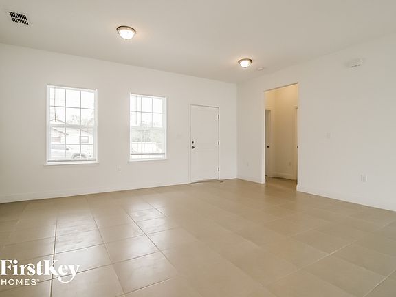 3rd image of 951 Delano Ct