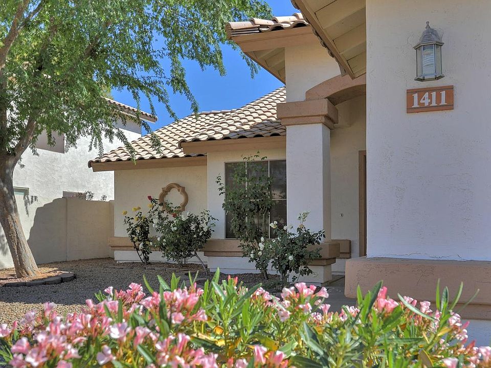 1st image of 1411 W Canary Way