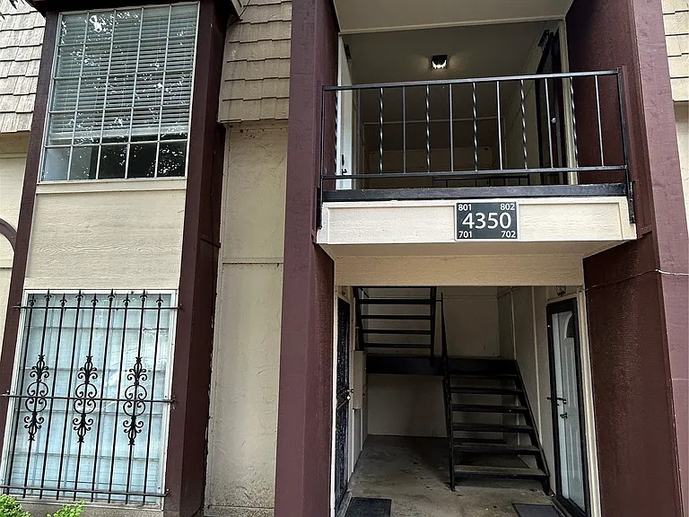 4350 E 67th St #802 — Photo 12