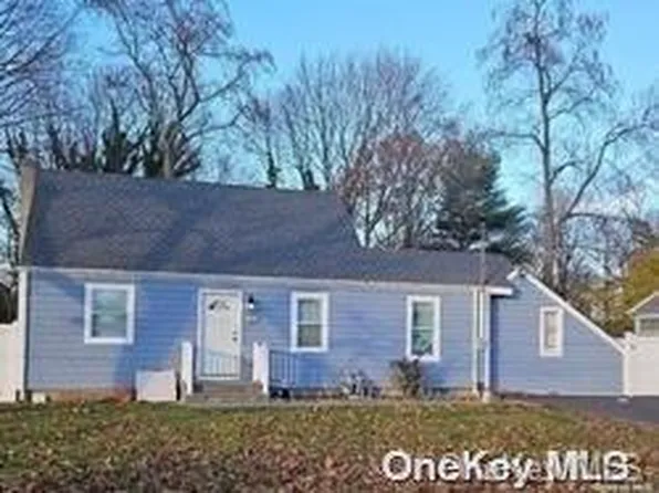 31 Jackson Avenue, Brentwood, NY 11717