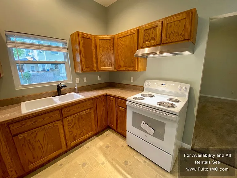 821 Court St #A — Photo 17