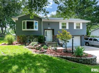 109 Park Ave S, Park View, IA 52748