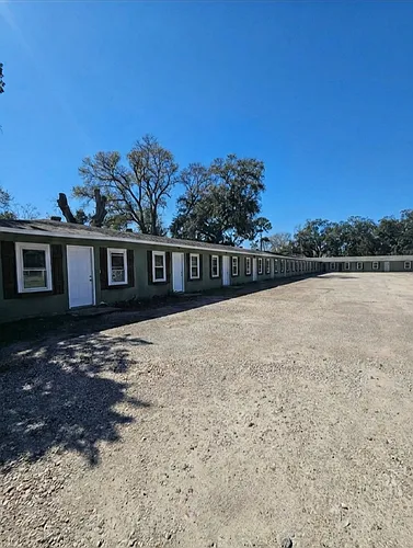 Alvin Apartments Photo 1