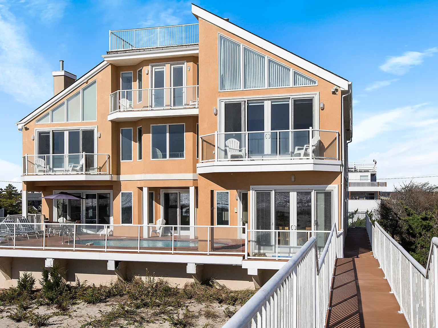 8 Bedroom Oceanfront Palace on Dune Rd — Photo 3