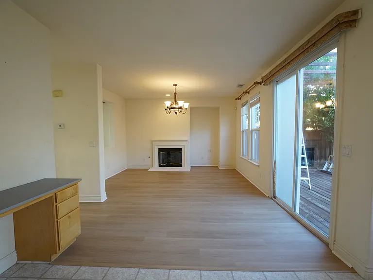2207 Spanish Ct — Photo 3