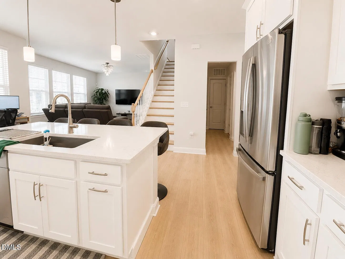 4 bed, 3.0 bath, $2,650 — Photo 2