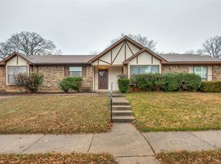 1109 Highpoint Rd, Bedford, TX 76022