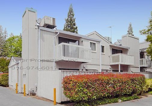 2nd image of 7821 Windsor Ln