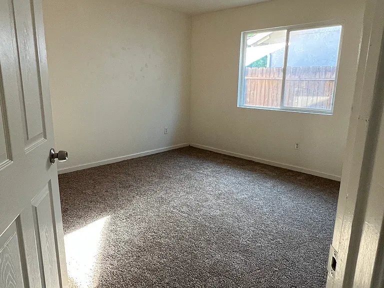 463 Tucolay Ct — Photo 6