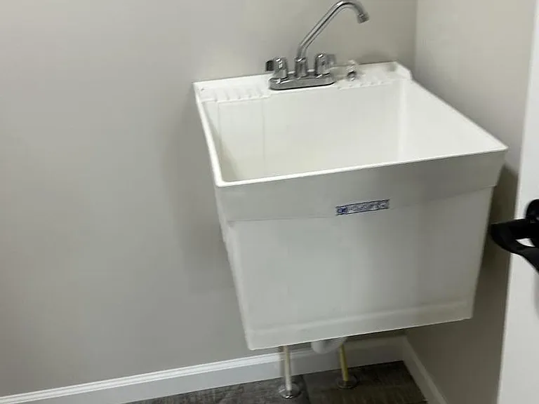 127 Delano Dr — Photo 15
