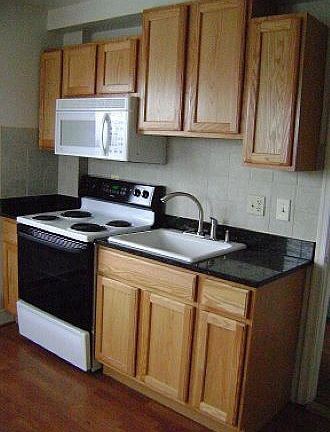 2nd image of 1034 S Washington St APT 3